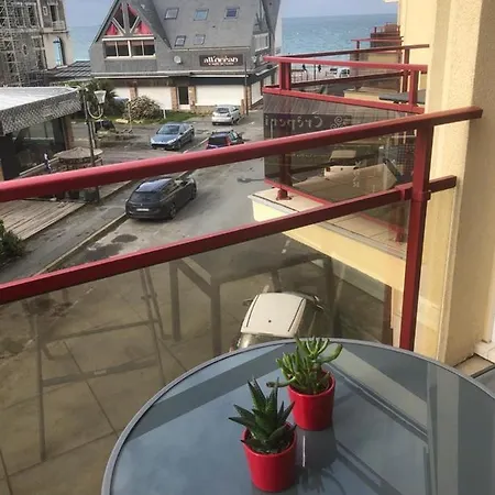Petite Terasse Vue Mer. Perros-Guirec